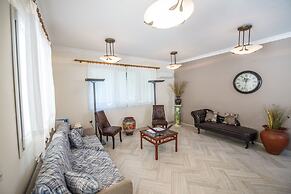 Aliki Hotel