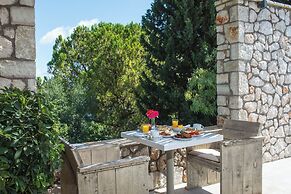 Aliki Hotel