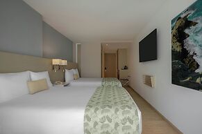 Courtyard By Marriott Santa Marta Resort
