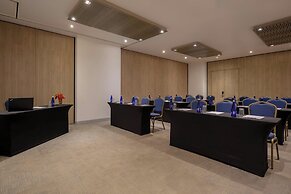 Courtyard By Marriott Santa Marta Resort