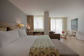 Courtyard By Marriott Santa Marta Resort