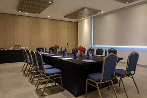 Courtyard By Marriott Santa Marta Resort