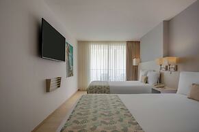 Courtyard By Marriott Santa Marta Resort