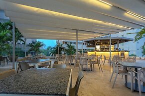 Courtyard By Marriott Santa Marta Resort