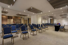 Courtyard By Marriott Santa Marta Resort