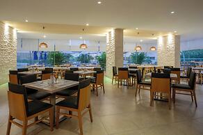Courtyard By Marriott Santa Marta Resort