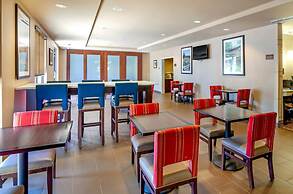 Comfort Inn & Suites Lynchburg Airport - University Area