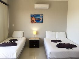 Las Perlas Condo