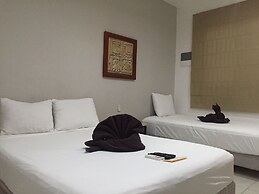 Las Perlas Condo