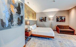 DoubleTree by Hilton Hotel Istanbul - Piyalepasa