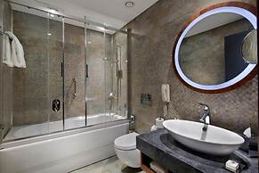 DoubleTree by Hilton Hotel Istanbul - Piyalepasa