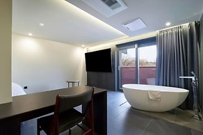 Tara Hotel