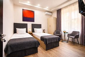 Elysium Gallery Hotel