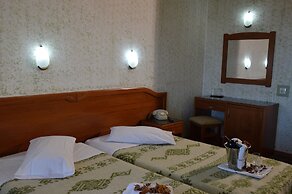 Hani Zisi Hotel