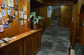 Hani Zisi Hotel
