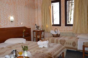Hani Zisi Hotel