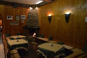 Hani Zisi Hotel