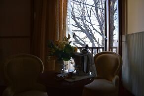Hani Zisi Hotel