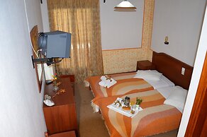 Hani Zisi Hotel