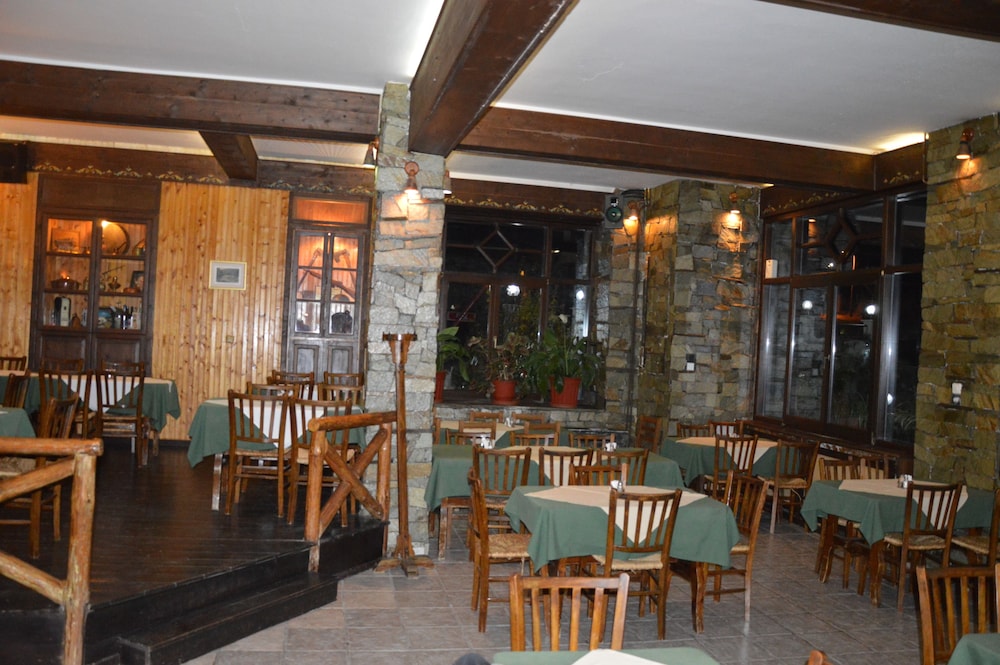 Hani Zisi Hotel