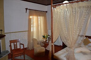 Hani Zisi Hotel