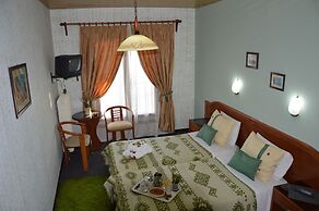 Hani Zisi Hotel