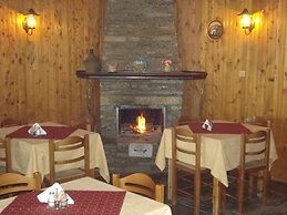 Hani Zisi Hotel