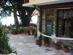 Hani Zisi Hotel
