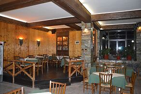 Hani Zisi Hotel