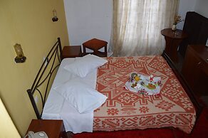 Hani Zisi Hotel