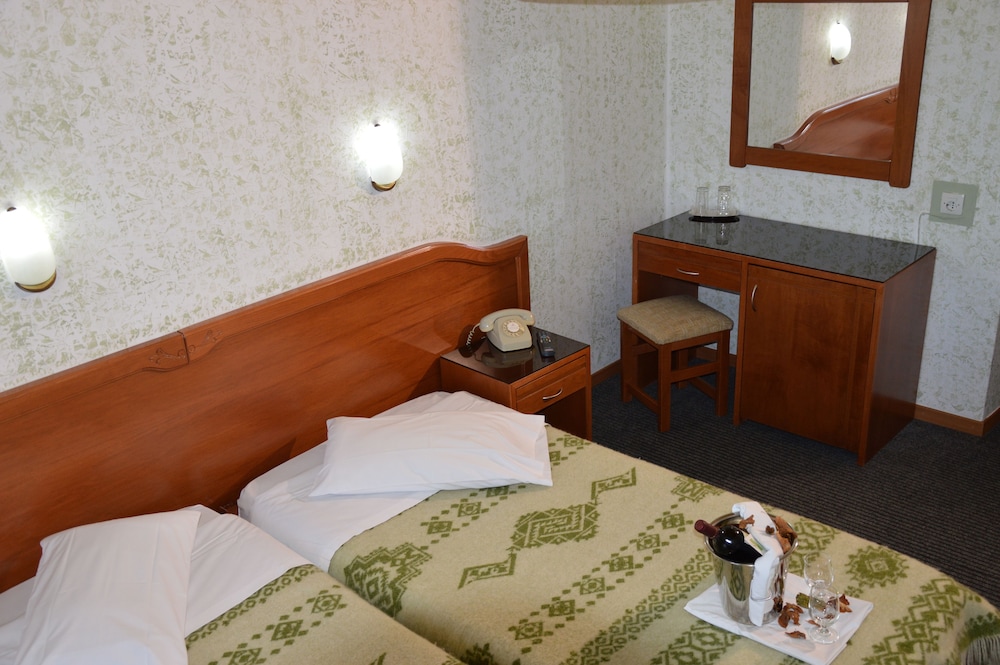 Hani Zisi Hotel