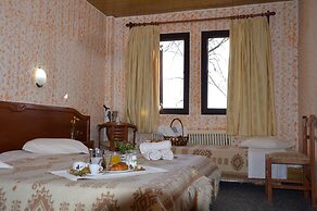 Hani Zisi Hotel