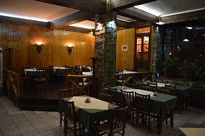 Hani Zisi Hotel