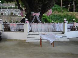 Hani Zisi Hotel