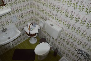 Hani Zisi Hotel