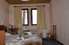 Hani Zisi Hotel