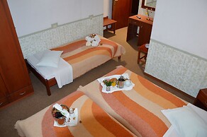 Hani Zisi Hotel