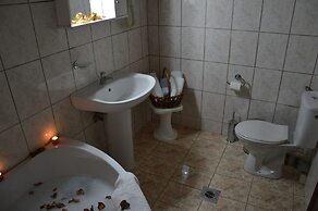 Hani Zisi Hotel