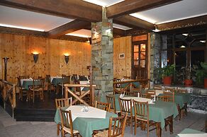 Hani Zisi Hotel