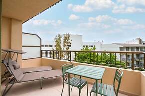 Guya Wave Hotel