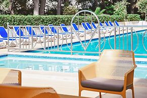 Guya Wave Hotel