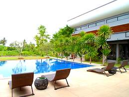 Naraya Riverside Resort