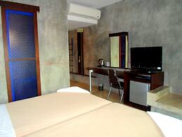 Naraya Riverside Resort