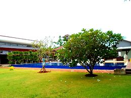 Naraya Riverside Resort