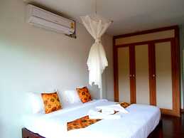 Naraya Riverside Resort