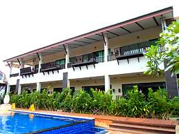 Naraya Riverside Resort