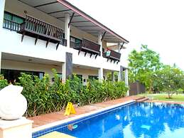 Naraya Riverside Resort