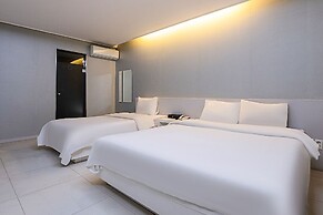 Ruby Tourist Hotel Wolmido