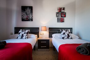 Holidays2Malaga Train Station Area Apartments