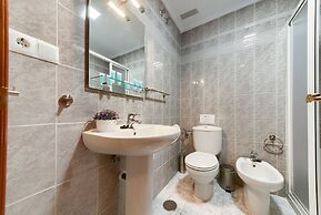 Holidays2Malaga Train Station Area Apartments